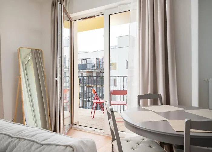 Marywilska Homely By Bookinghost *