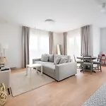 Lägenhet Marywilska Homely By Bookinghost Warszawa