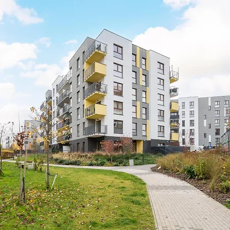 Lägenhet Marywilska Homely By Bookinghost Warszawa